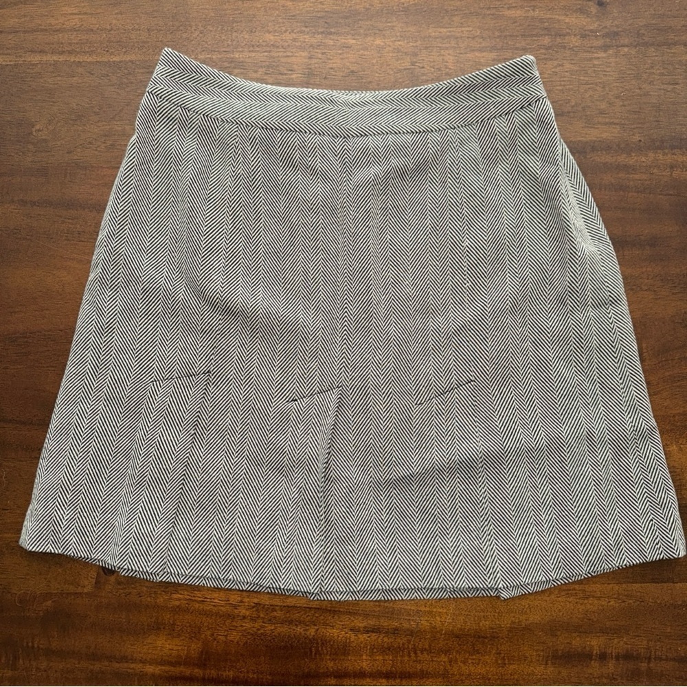 Ann Taylor LOFT Black White Wool Blend Herringbone Pleated Skirt 4 Lined